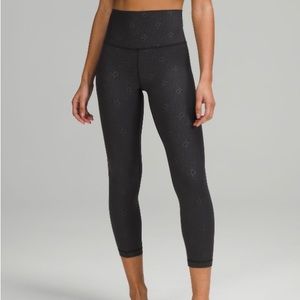 GUC Lululemon Align Yoga Embossed Logo 23’ leggings size 4